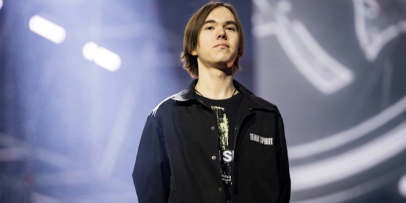 黄潜的8号 黄潜的8号