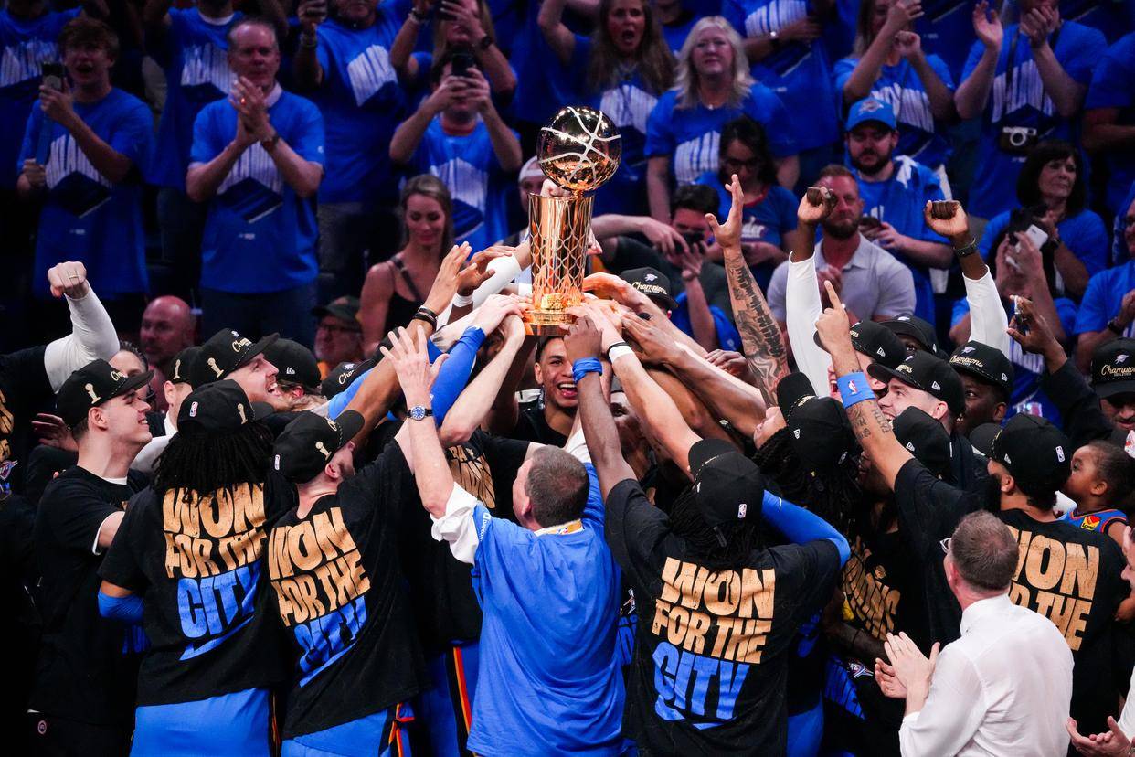 强调边后卫 强调边后卫