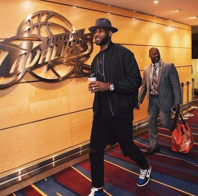 为何总出现 为何总出现